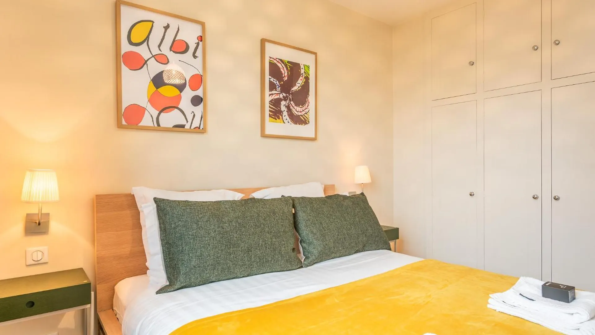 Ferienwohnung Luxury Flat For 6 People With Balcony - Near Metro Paris Apartment