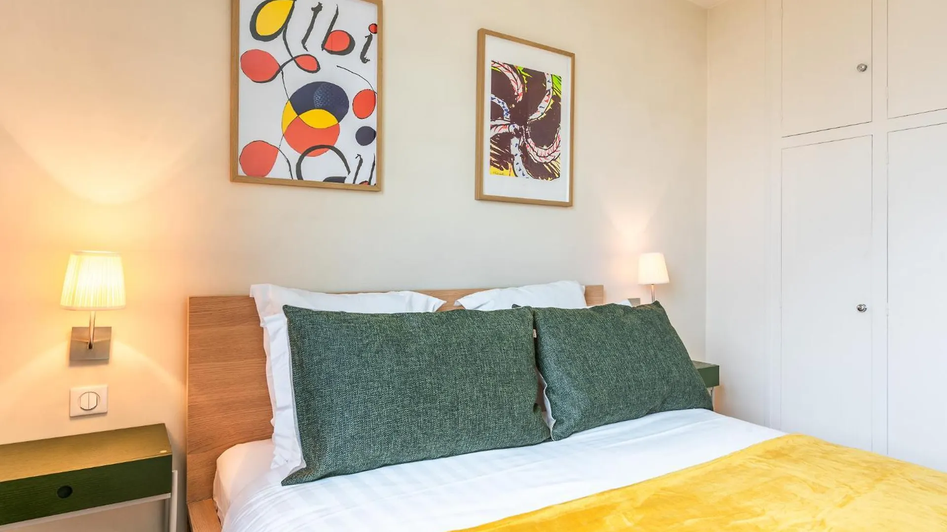Apartment Ferienwohnung Luxury Flat For 6 People With Balcony - Near Metro Paris